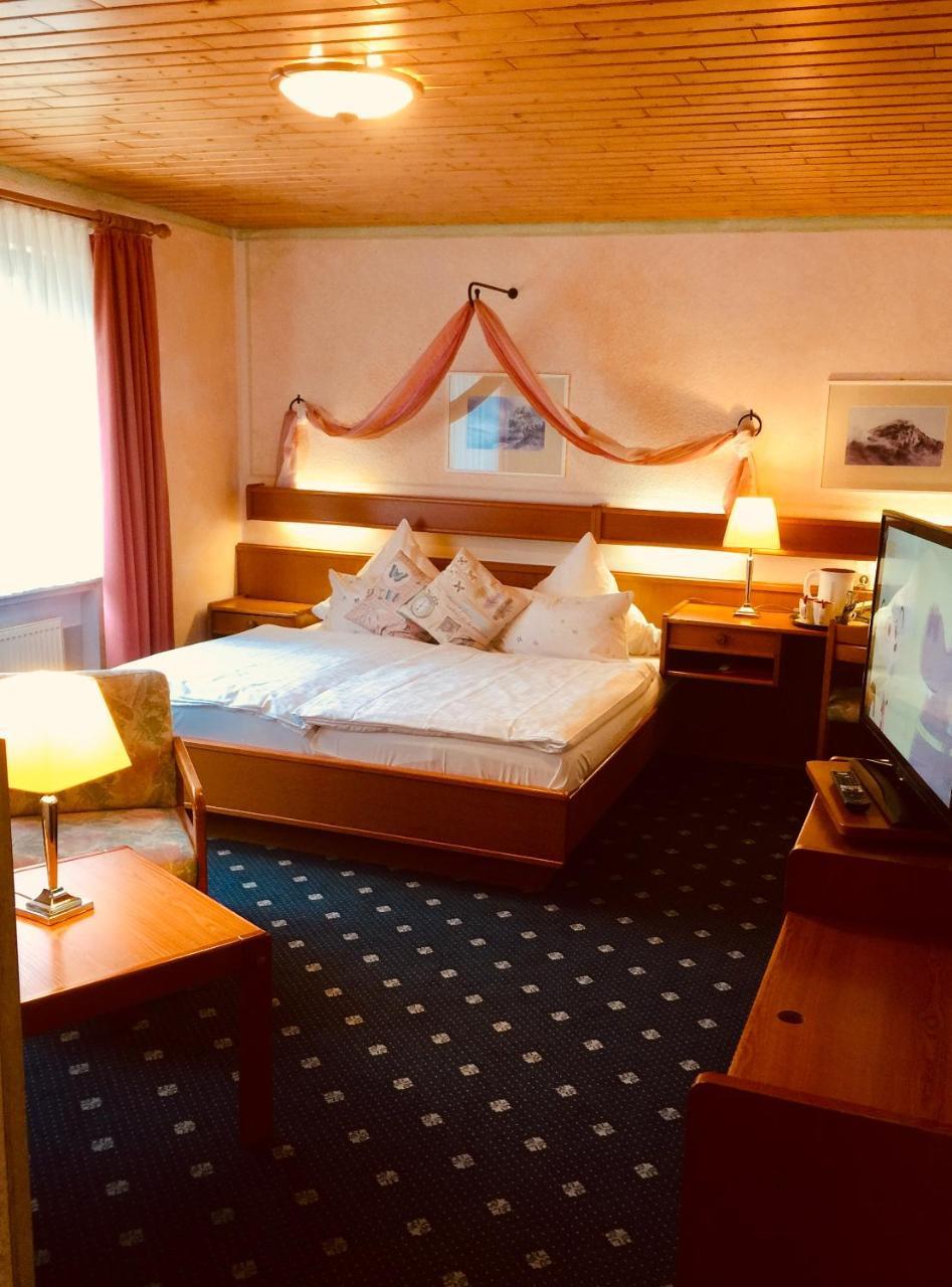 Landhotel Am Wenzelbach Pruem Ngoại thất bức ảnh